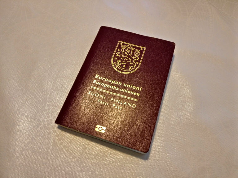 COME PRENDERE IL PASSAPORTO ITALIANO
